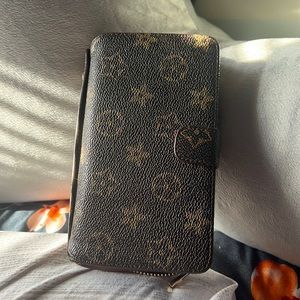 Brown wallet iPhone case, magnetic